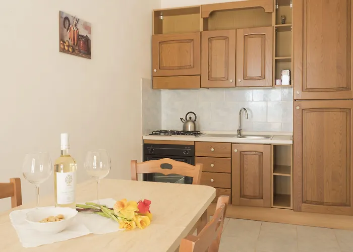 Residenza Aurora 3* أوستوني