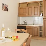 Residenza Aurora 3* אוסטוני