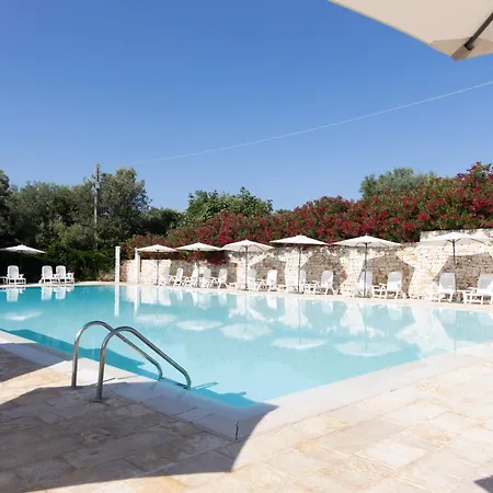 Residenza Aurora アパートホテル オストゥーニ