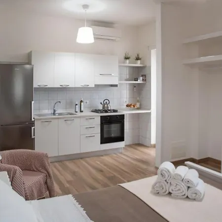 Residenza Aurora 4* オストゥーニ