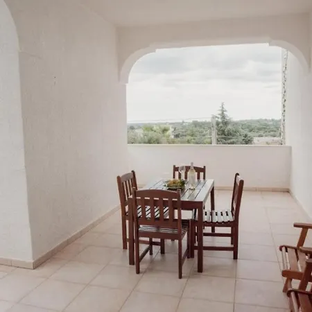 Residenza Aurora アパートホテル