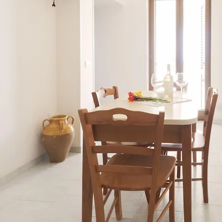 Residenza Aurora 4* オストゥーニ